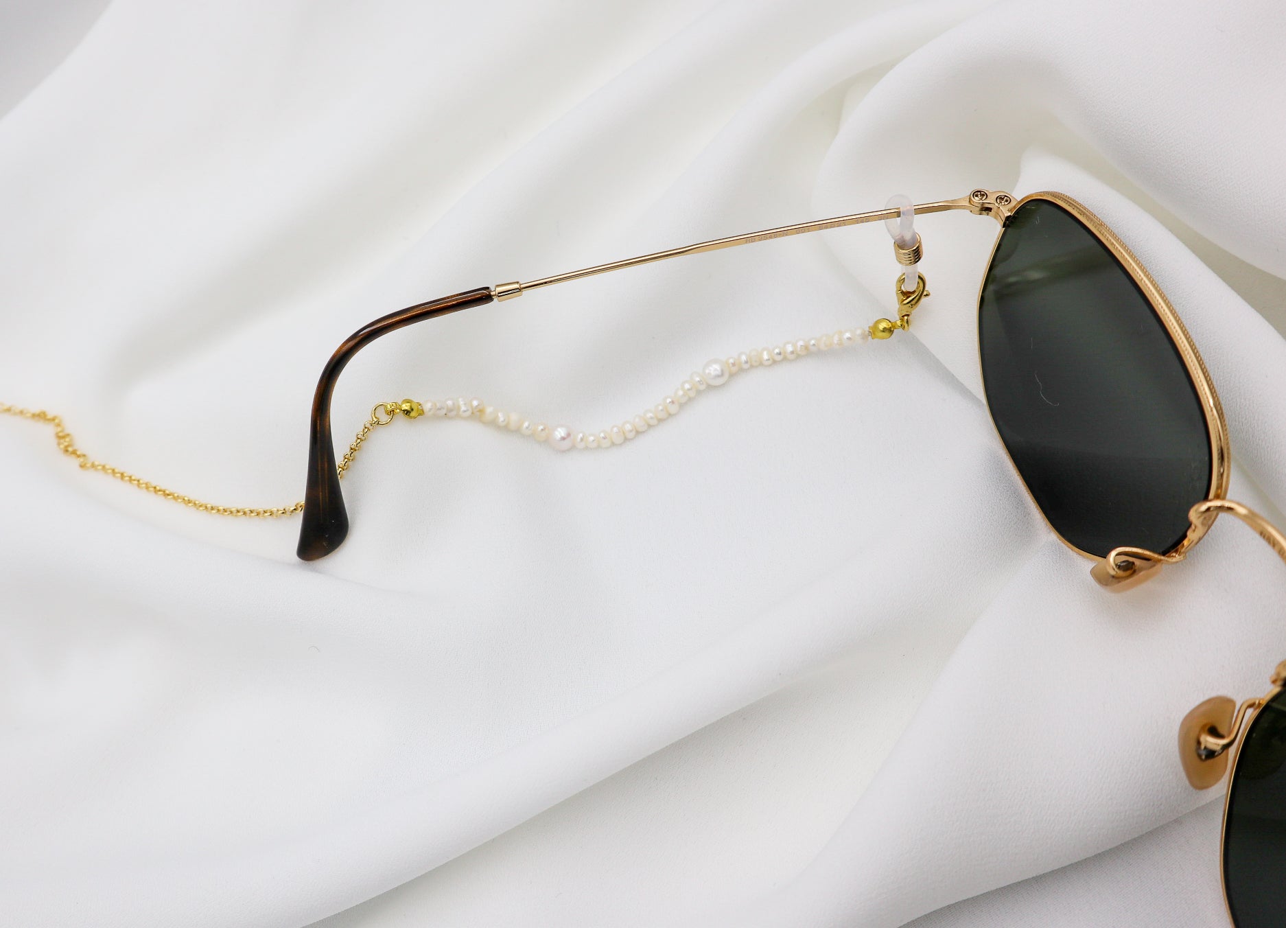 Pearl Sunglass / Mask Chain image 1