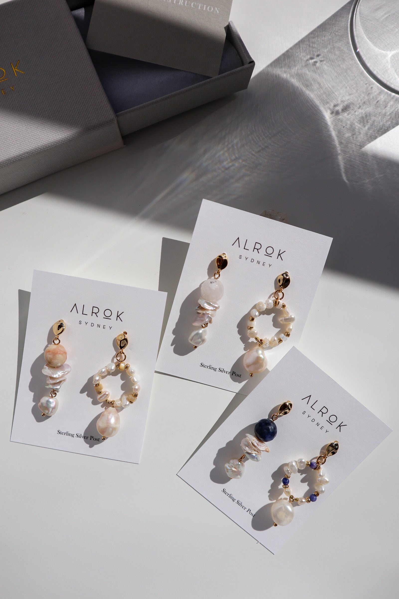Oii Mismatch Pearl Earrings image 9