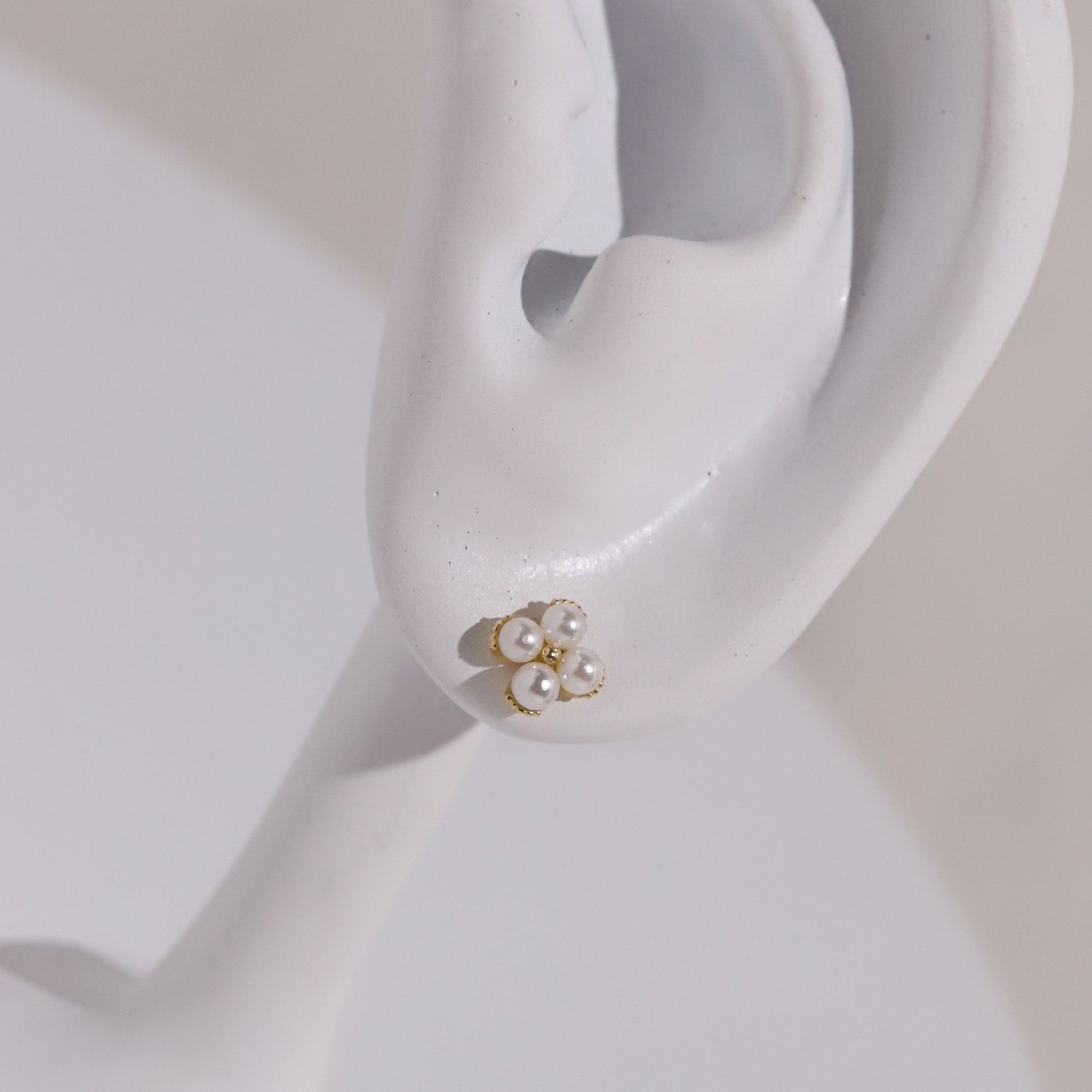 10K Gold Pearl Clover Stud Earrings