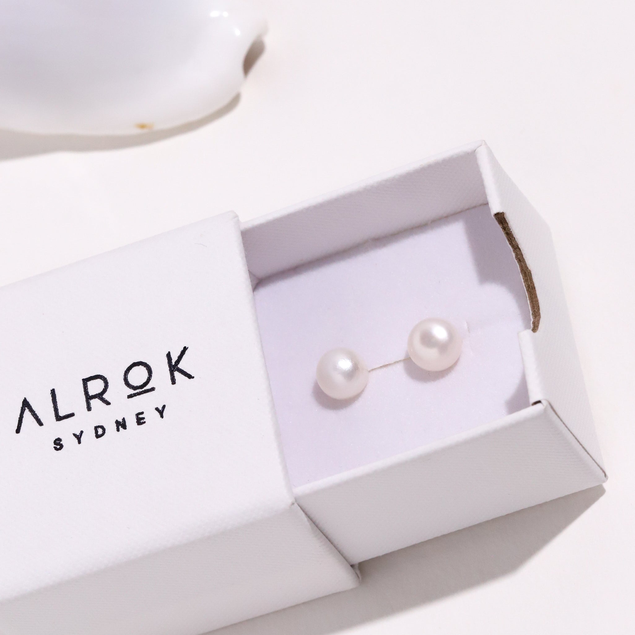 10K Gold Freshwater Classic Pearl Studs