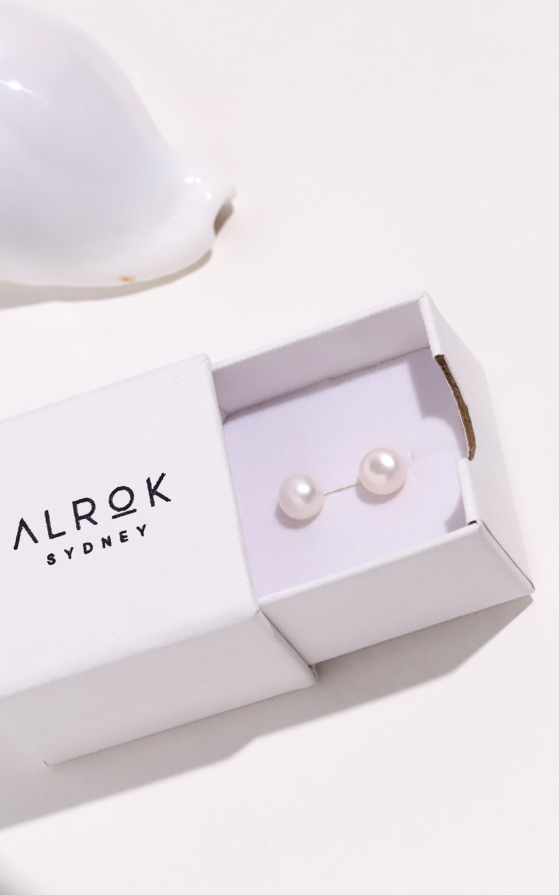 10K Gold Freshwater Classic Pearl Studs