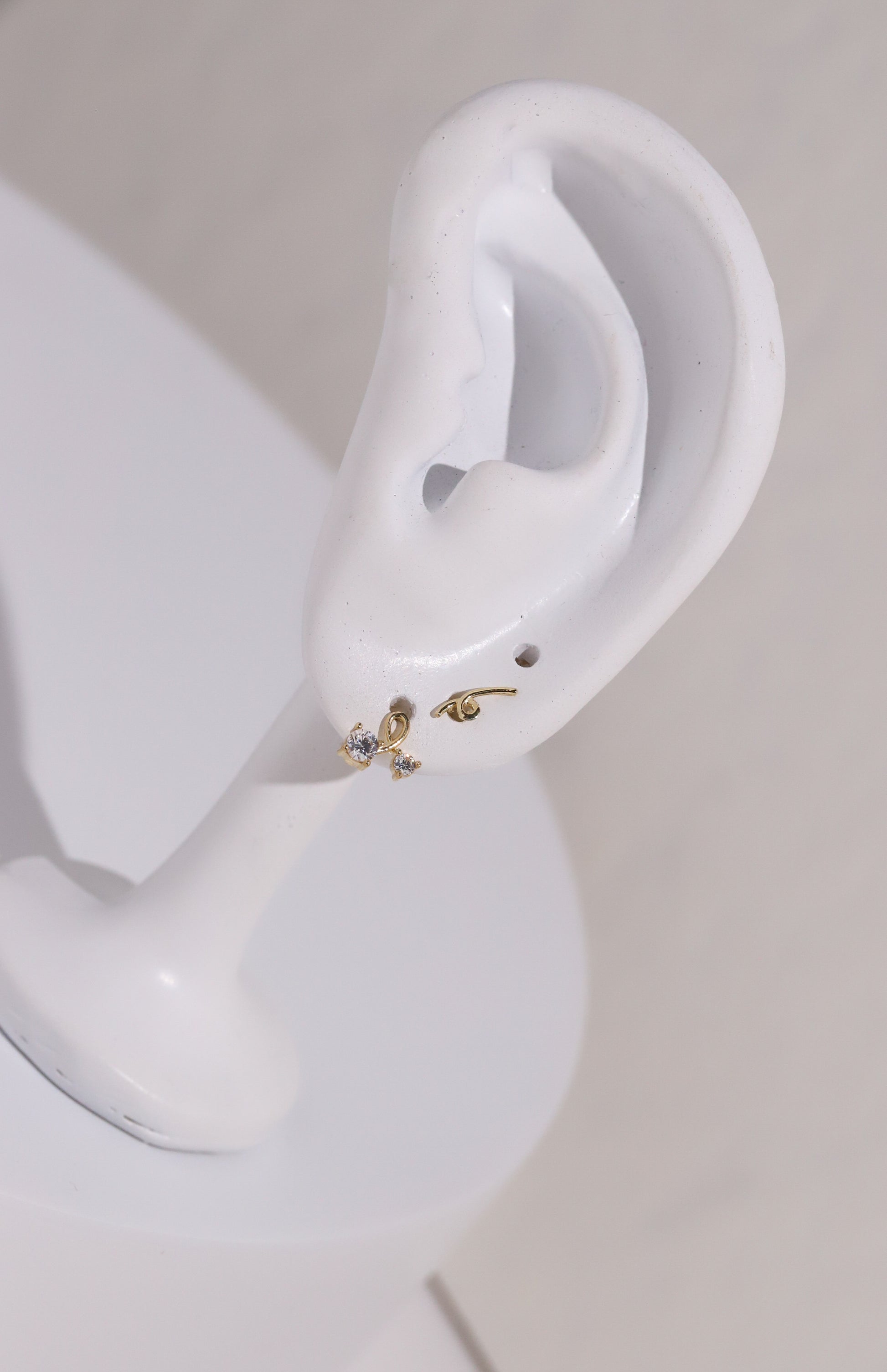 10K Gold Sweep Line Earrings