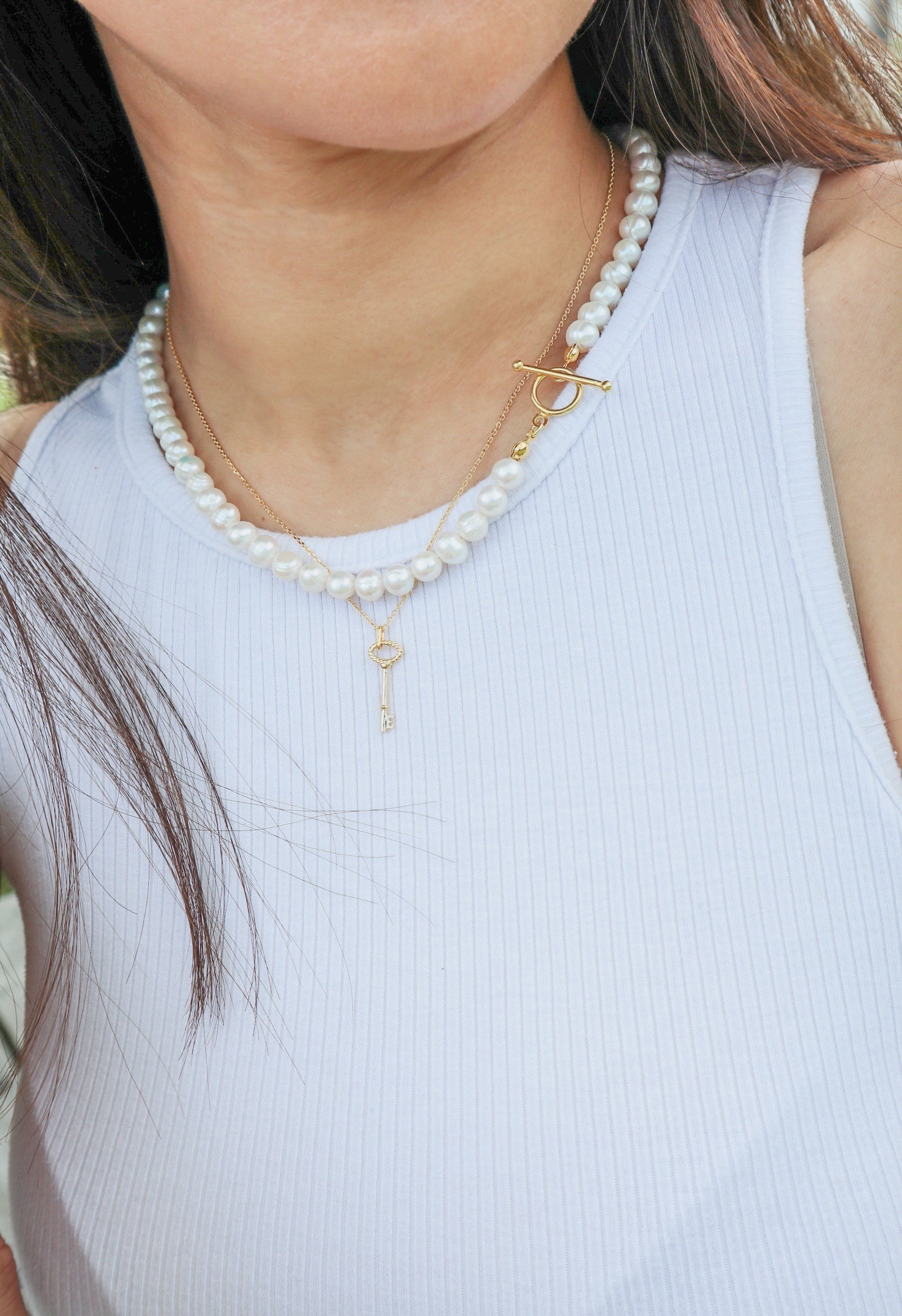 Round Pearl Silver Toggle Necklace image 1