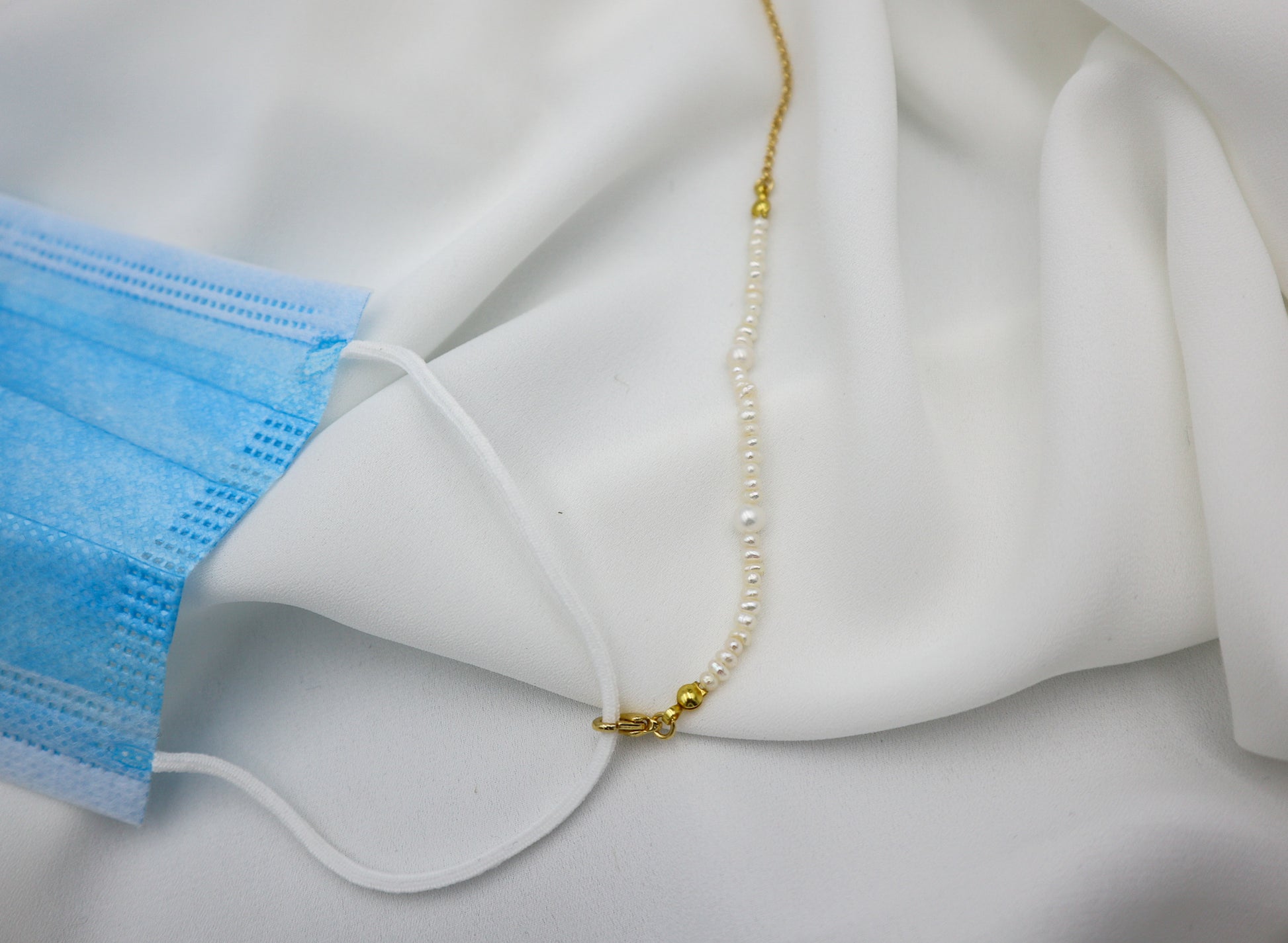 Pearl Sunglass / Mask Chain image 3