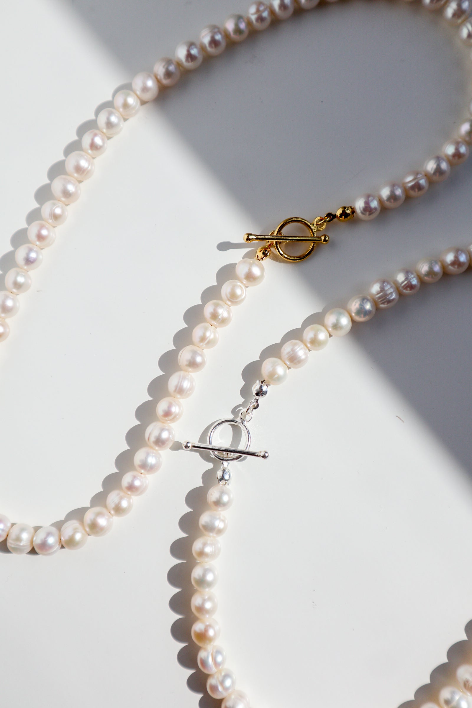 Round Pearl Silver Toggle Necklace image 3