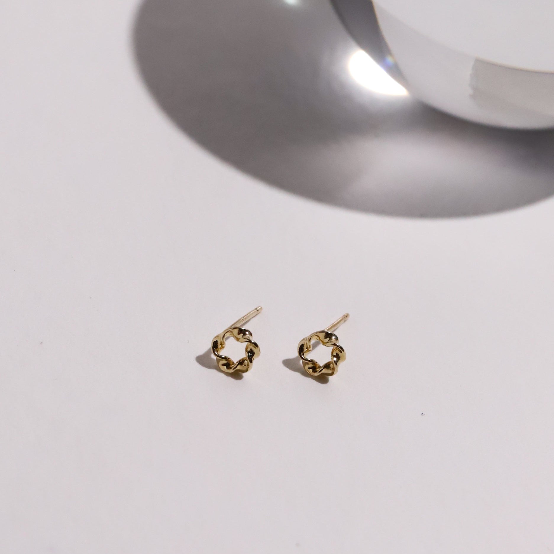 10K Gold Twisted Circle Studs