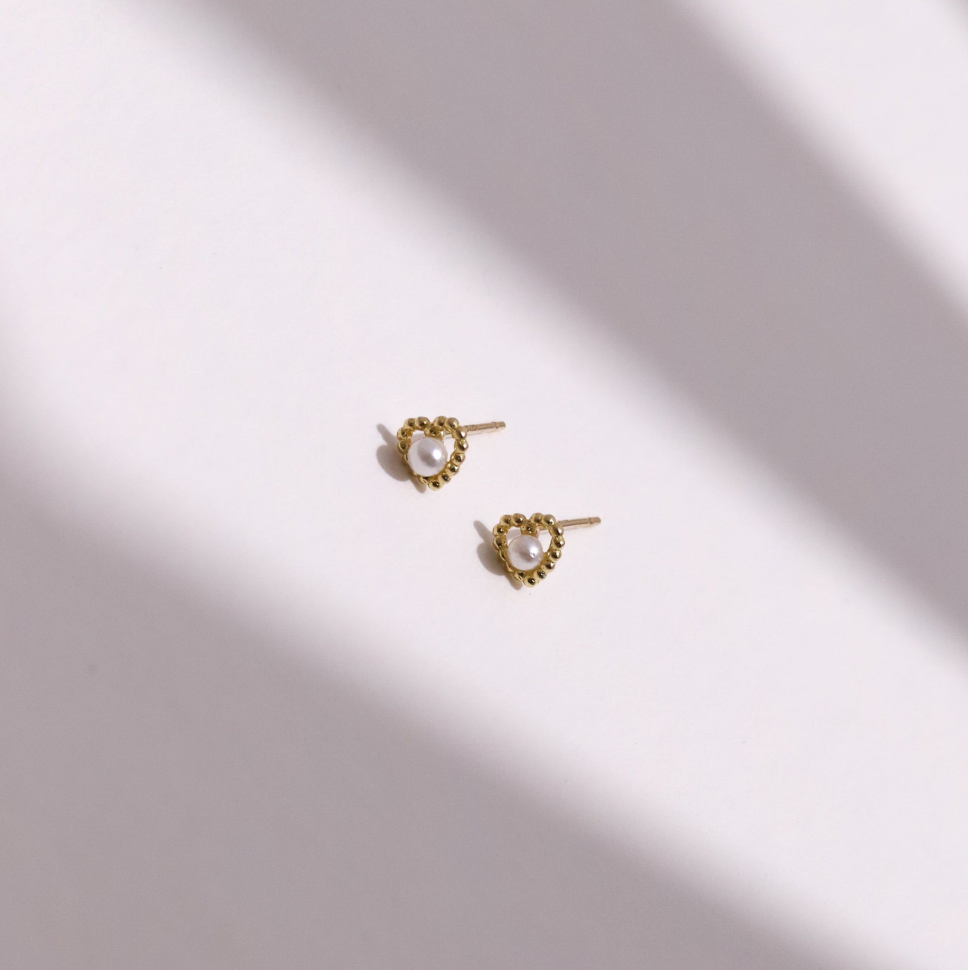 10K Gold Ball Heart with Pearl Studs