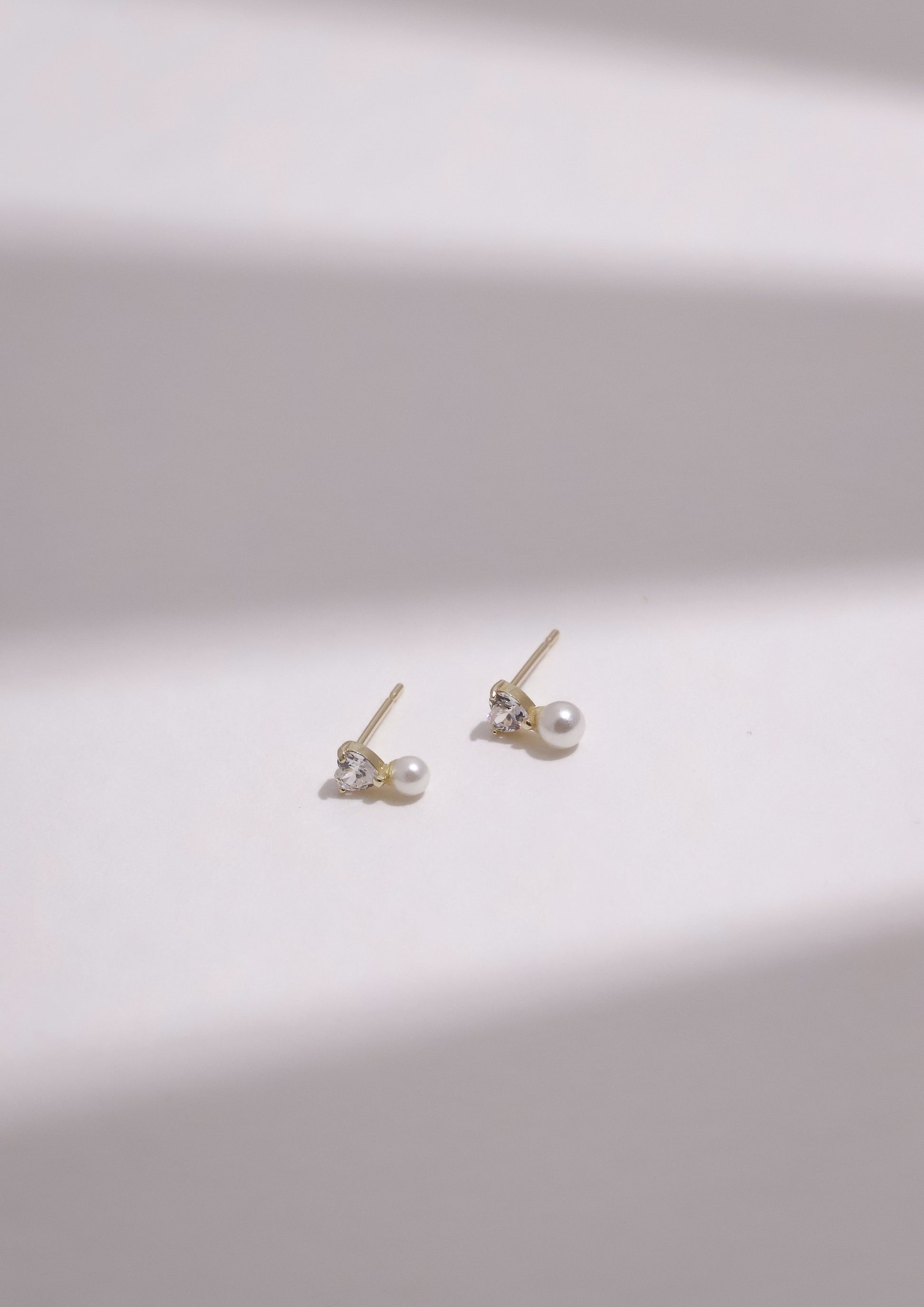 10K Gold Heart Cubic with Glass Pearl Studs