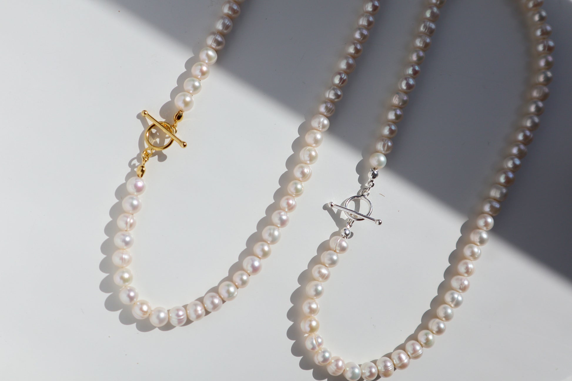 Round Pearl Silver Toggle Necklace image 0