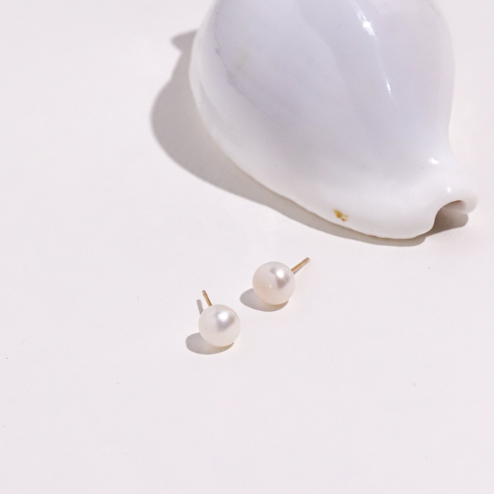 10K Gold Freshwater Classic Pearl Studs