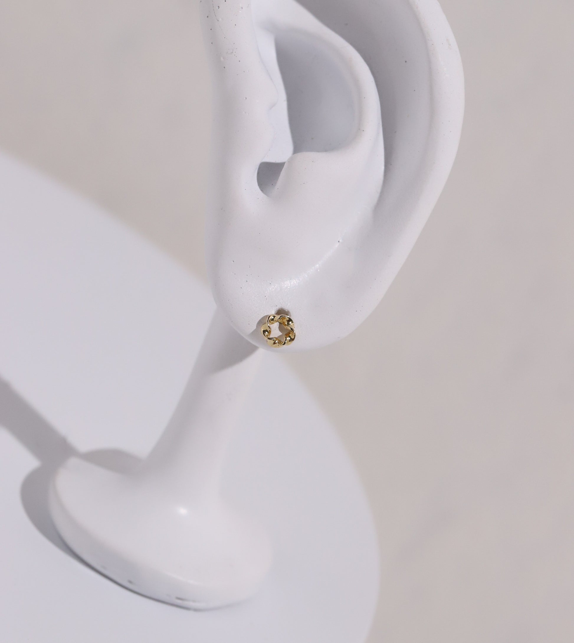 10K Gold Twisted Circle Studs