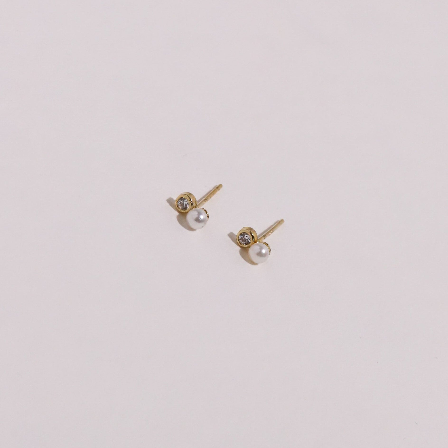 10K Gold Round Bezel Cubic with Pearl Studs