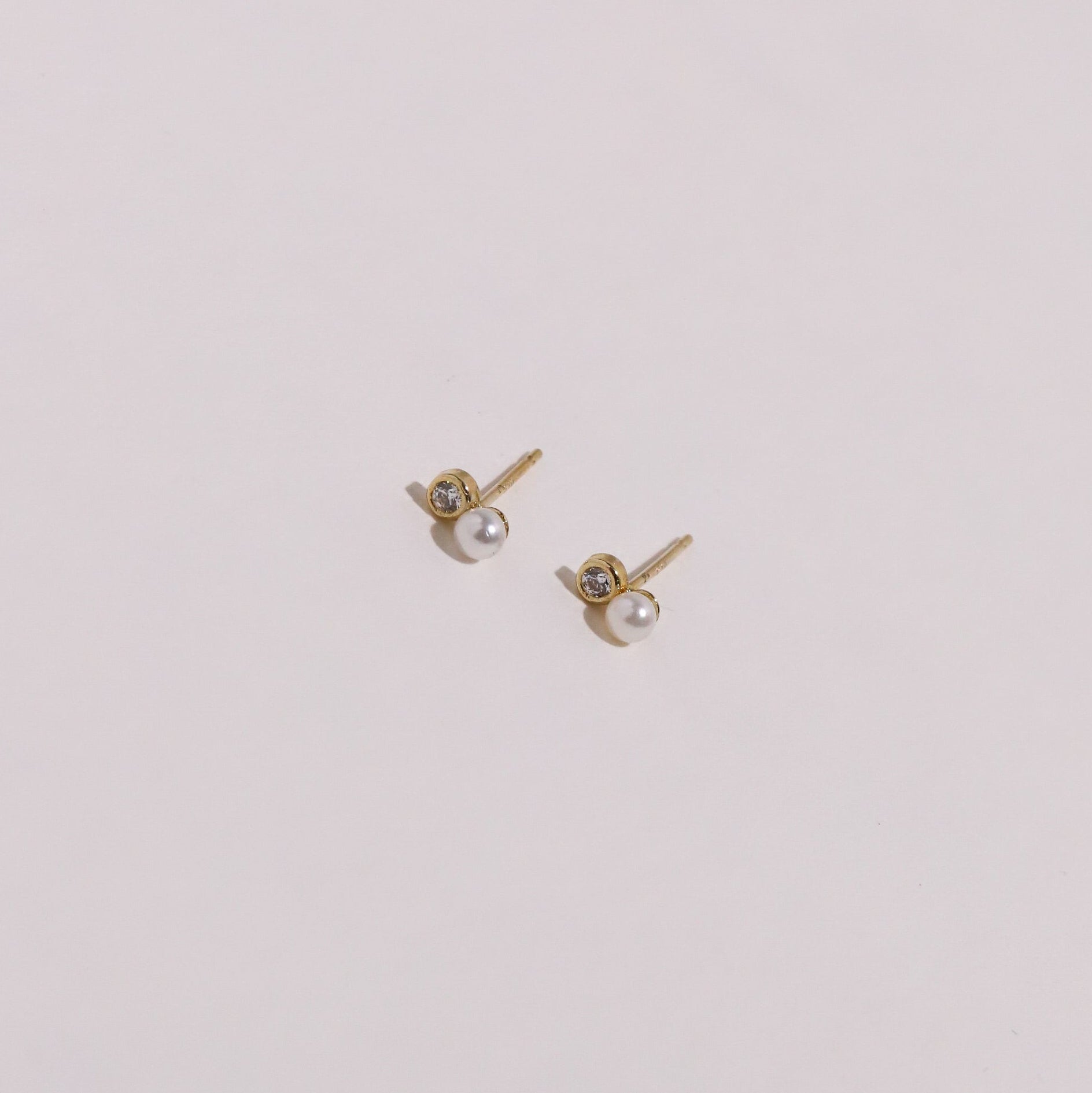 10K Gold Round Bezel Cubic with Pearl Studs