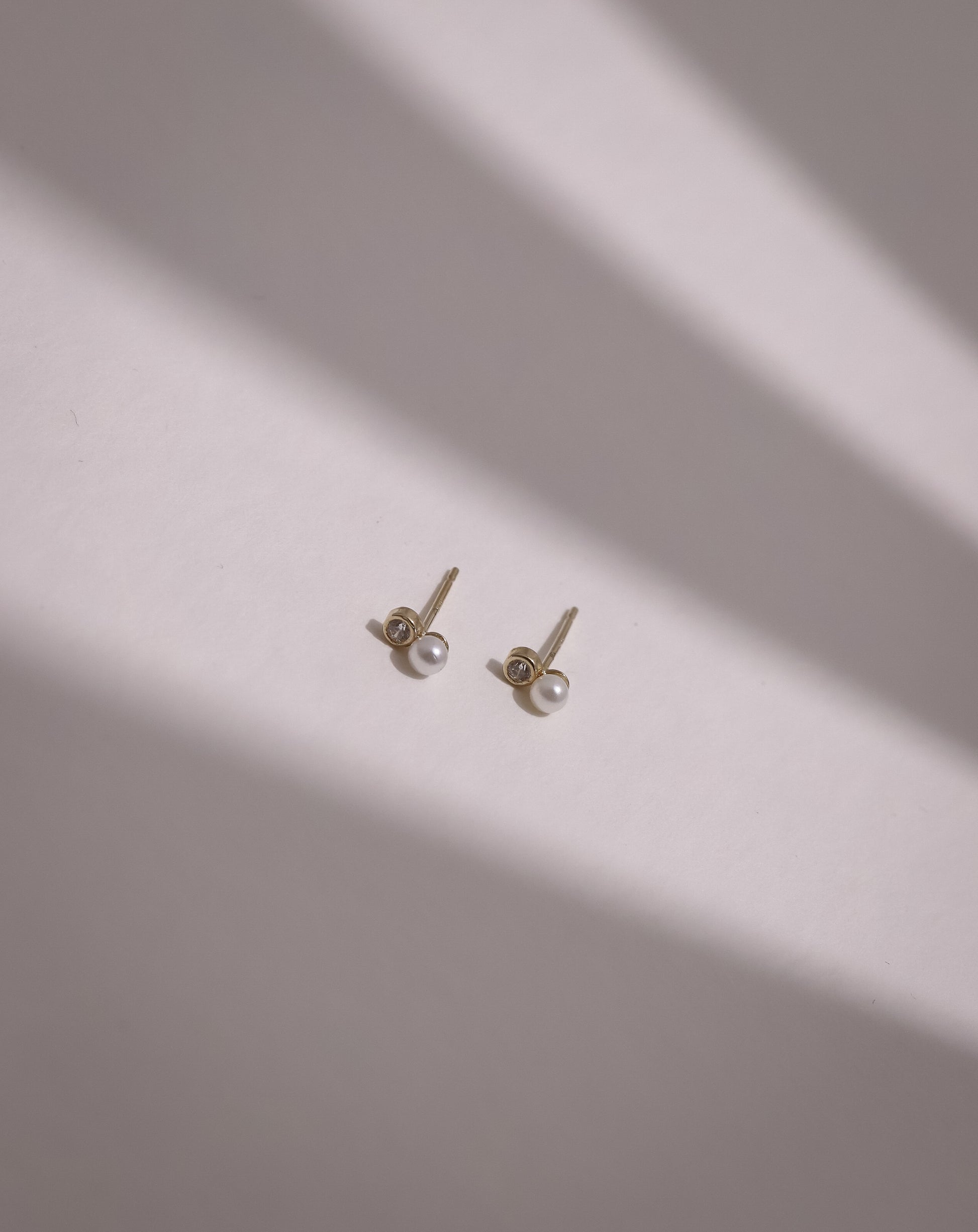 10K Gold Round Bezel Cubic with Pearl Studs