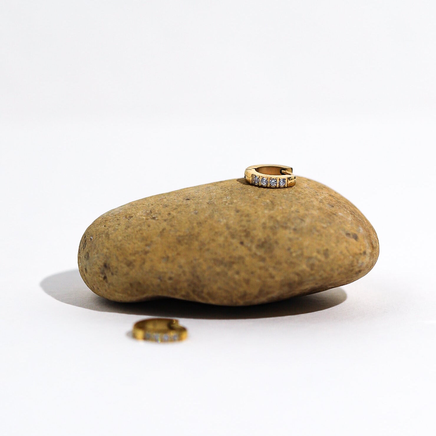 Everyday Pave Huggies