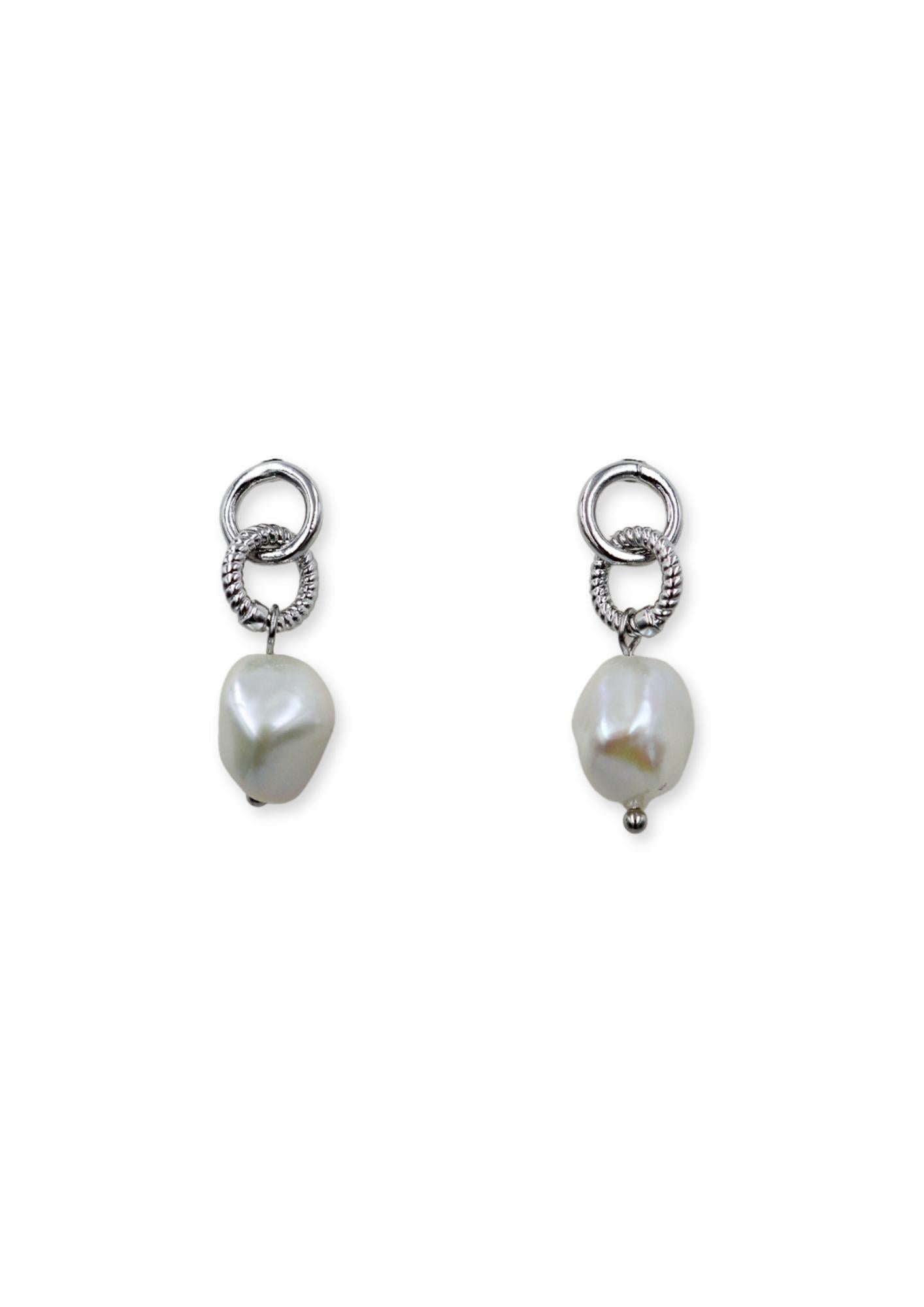 Rora Pearl Earrings image 4