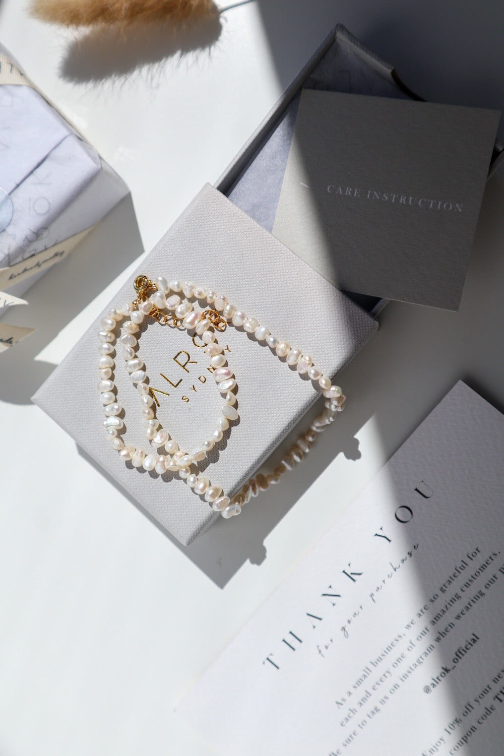 Winter Irregular Pearl Necklace M image 2